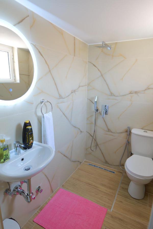 Adi-vera Apartment Sarandë