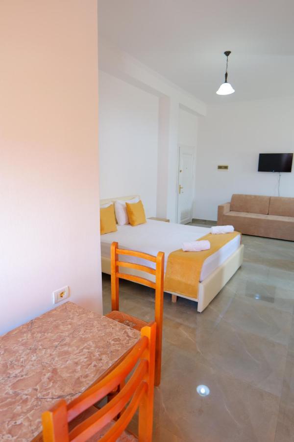 Adi-vera Apartment *