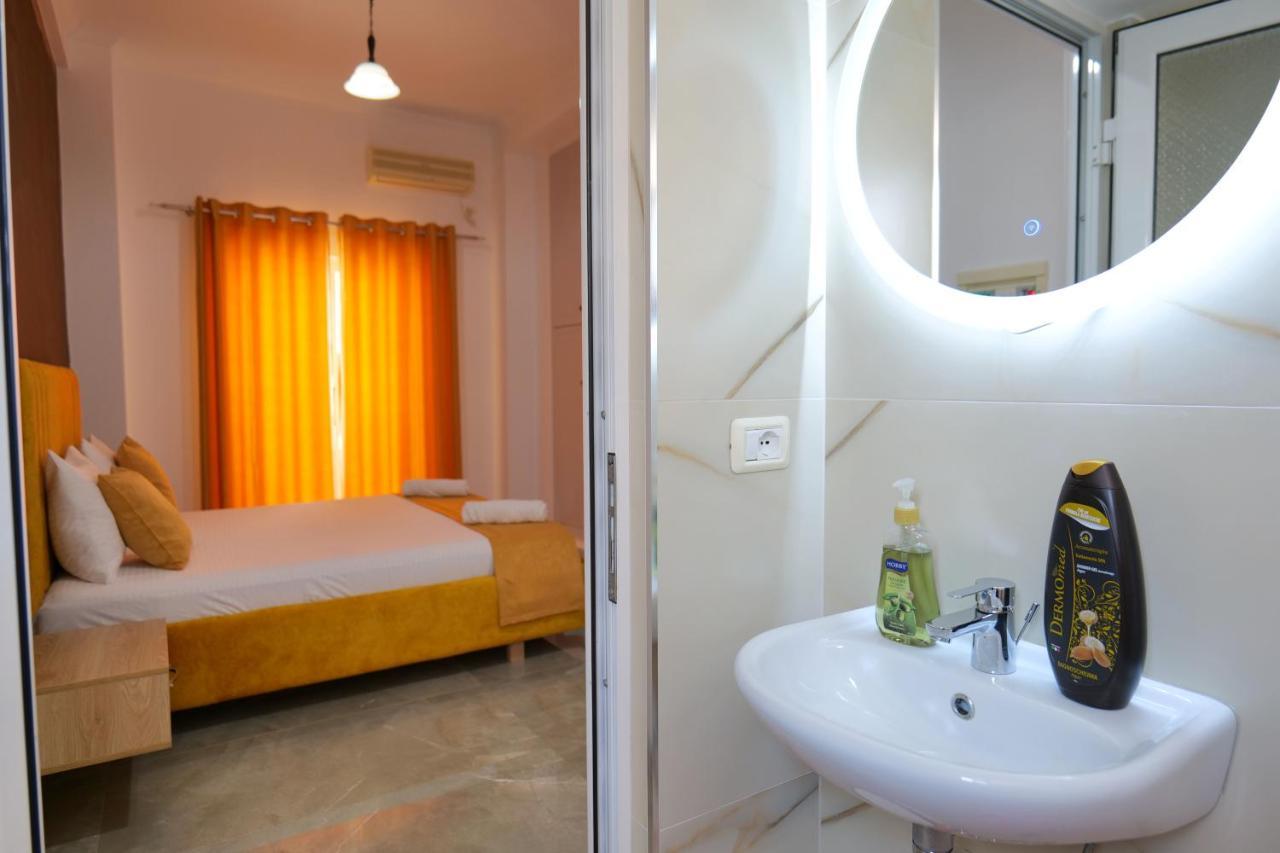 Adi-vera Apartment *