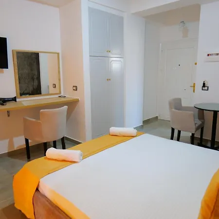 Hotel Adi-Vera Sarande Exterior photo