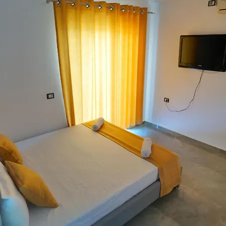 Hotel Adi-Vera Sarande Exterior photo