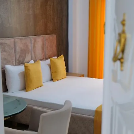 Hotel Adi-Vera Sarande Exterior photo