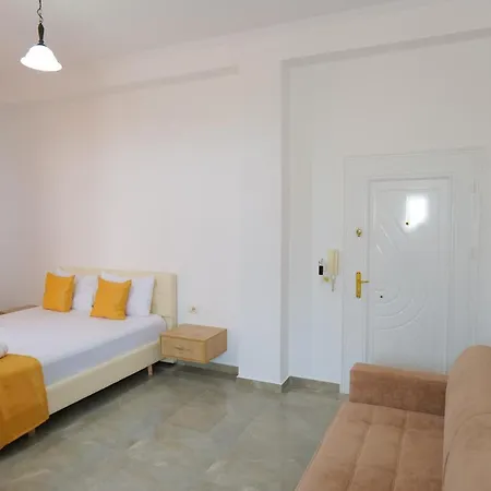 Hotel Adi-Vera Sarande Exterior photo