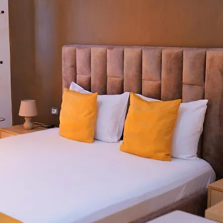 Hotel Adi-Vera Sarande Exterior photo