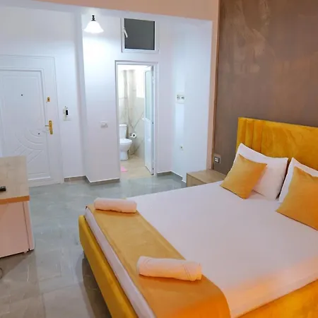Hotel Adi-Vera Sarande Exterior photo