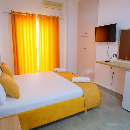 Hotel Adi-Vera Sarande Exterior photo