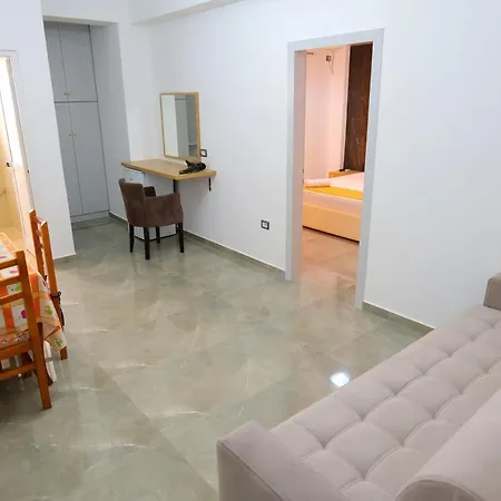 Hotel Adi-Vera Sarande Exterior photo