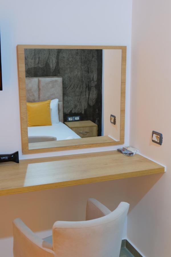 Adi-vera Apartment *